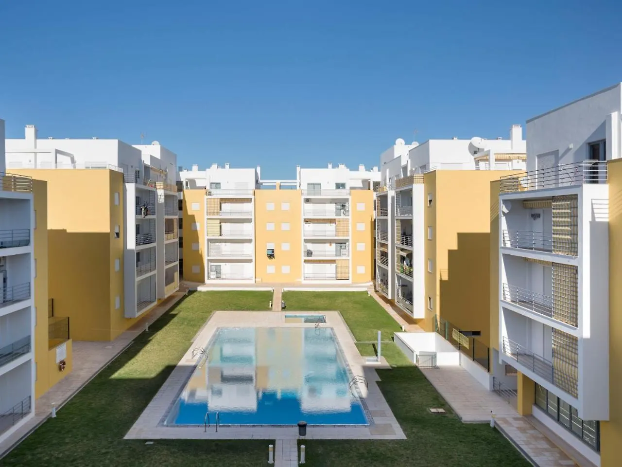 Apartment Madeleine T2 By Interhome Armacao de Pera